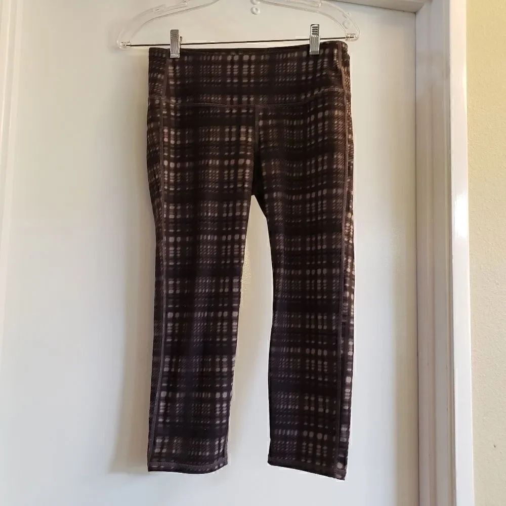 Athleta plaid capris size small